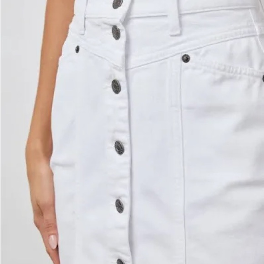 Rails Women's White Denim Jean
Miniskirt Sz. 30 Button Fly Raw Hem Pockets EUC